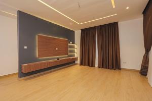 2 bedroom Flat & Apartment For Sale Ologolo Lekki Lagos