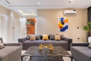 2 bedroom Block Of Flats Short let Close To Admiralty Way Lekki Phase 1 Lagos