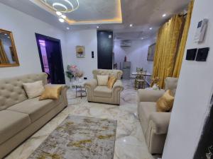 1 bedroom Block Of Flats For Rent Corona Estate. Anthony. Maryland Ikeja Lagos