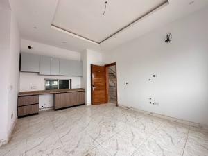 2 bedroom Block Of Flats For Rent Ilasan Ikate, Lagos Ilasan Lekki Lagos