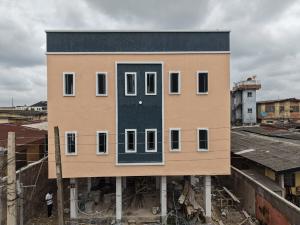 3 bedroom Flat & Apartment For Sale Gbagada Lagos