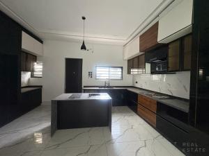 5 bedroom House For Sale Lekki Phase 1 Lagos