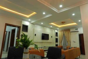 3 bedroom Flat & Apartment For Rent Lekki Phase 1 Lagos