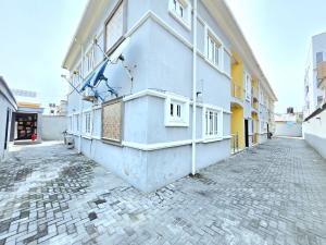 2 bedroom Block Of Flats For Rent Right Side Lekki Phase 1 Lagos
