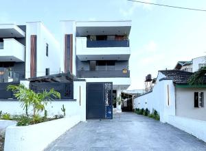 5 bedroom Detached Duplex For Sale Lekki Phase 1 Lagos