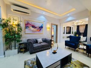 2 bedroom Block Of Flats Short let Old Ikoyi Lagos