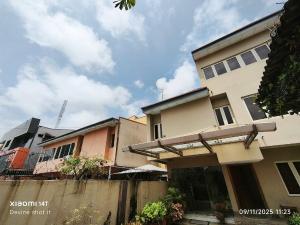 10 bedroom Hostel For Sale Victoria Island Lagos
