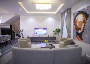 5 bedroom Flat & Apartment Short let Osapa London Lekki Lagos 5 bedroom Flat & Apartment Short let Osapa London Lekki Lagos