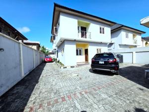 3 bedroom Flat & Apartment For Rent Lekki Phase 1 Lagos