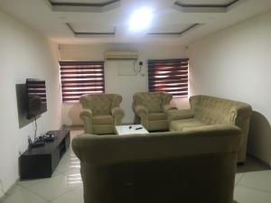 3 bedroom Flat & Apartment For Rent Ikeja GRA Lagos