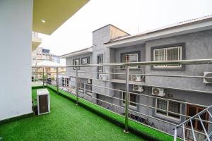 1 bedroom Block Of Flats Short let Lekki Phase 1 Lagos