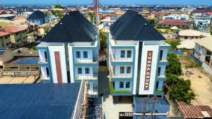 2 bedroom Block Of Flats For Sale Thomas Estate Ajah Lagos