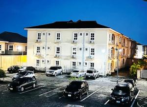 3 bedroom Flat & Apartment For Sale Osapa London Lekki Lagos