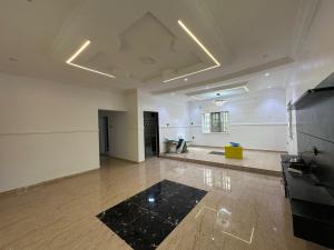 3 bedroom Block Of Flats For Rent Alpha Beach Road Lekki Lagos. Igbo Efon Lekki Lagos