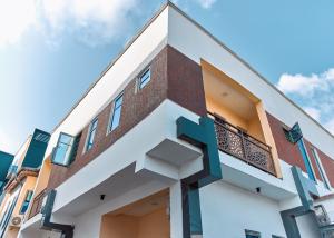1 bedroom Block Of Flats Short let Amira Yaba Lagos