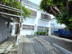 5 bedroom Office For Rent Falomo  Ikoyi Lagos