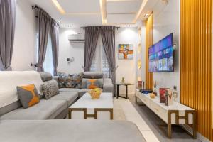 4 bedroom House Short let Admiralty Way Lekki Phase 1 Lagos