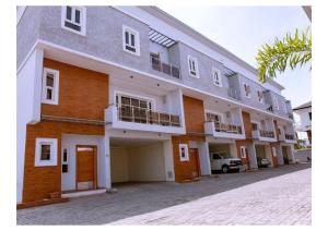 4 bedroom Terraced Duplex For Rent Off Rock Drive Lekki Phase 1 Lagos