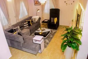 5 bedroom Detached Duplex For Sale Behind Unilag Estate Magodo GRA Phase 1 Ojodu Lagos