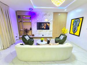 2 bedroom Block Of Flats Short let Off Freedom Way, Lekki Phase 1 Lagos 2 bedroom Block Of Flats Short let Off Freedom Way, Lekki Phase 1 Lagos