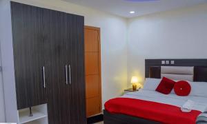 3 bedroom Flat & Apartment Short let Ikeja GRA Lagos