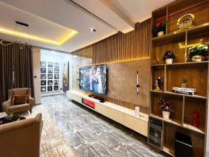 3 bedroom Block Of Flats Short let Wuye Abuja Phase 2 