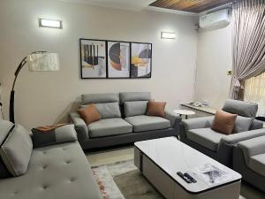 2 bedroom Block Of Flats For Rent Fully Serviced 2 Victoria Island Lagos