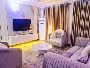 3 bedroom Block Of Flats Short let Anthony Village Maryland Lagos