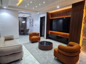 3 bedroom Block Of Flats Short let Anthony Maryland Anthony Village Maryland Lagos