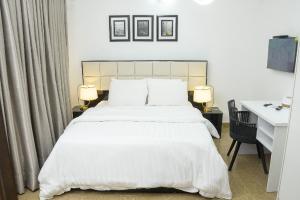 1 bedroom Studio Apartment Short let Opebi Ikeja GRA Lagos