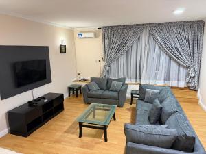 2 bedroom Flat & Apartment For Rent Adeola Odeku Victoria Island Lagos