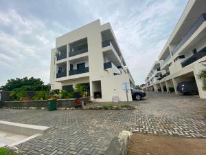 4 bedroom Terrace For Rent Admiralty Way. Lekki Phase 1 Lagos