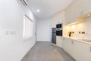 4 bedroom Block Of Flats For Rent Lekki Phase 1 Lagos