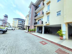 3 bedroom Flat & Apartment For Rent Lekki Phase 1 Lagos