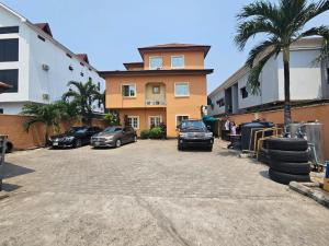 4 bedroom Office For Sale Directly Off Admiralty Way Lekki Phase 1 Lagos