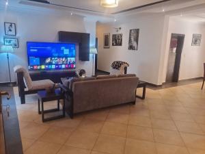 3 bedroom Block Of Flats For Rent Ikoyi Lagos