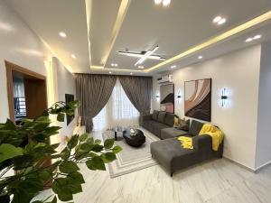 3 bedroom Block Of Flats For Rent Banana Island Ikoyi Lagos
