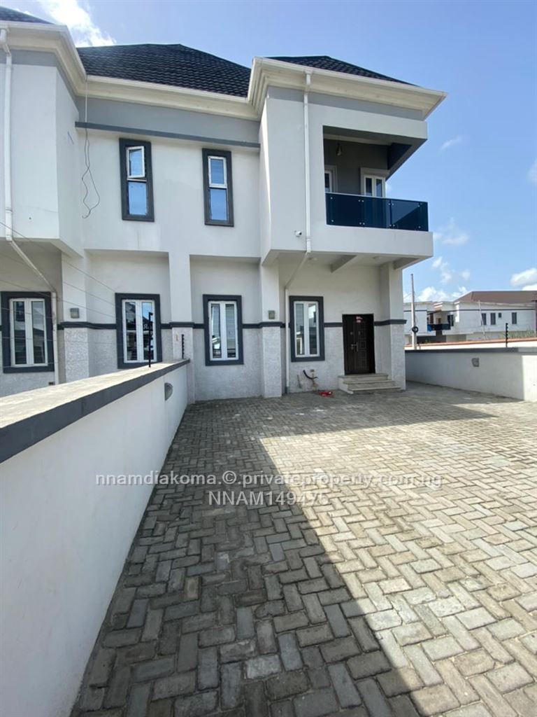 For rent 4 bedroom Duplex Orchid Hotel Road, Chevron Toll Gate Chevron
