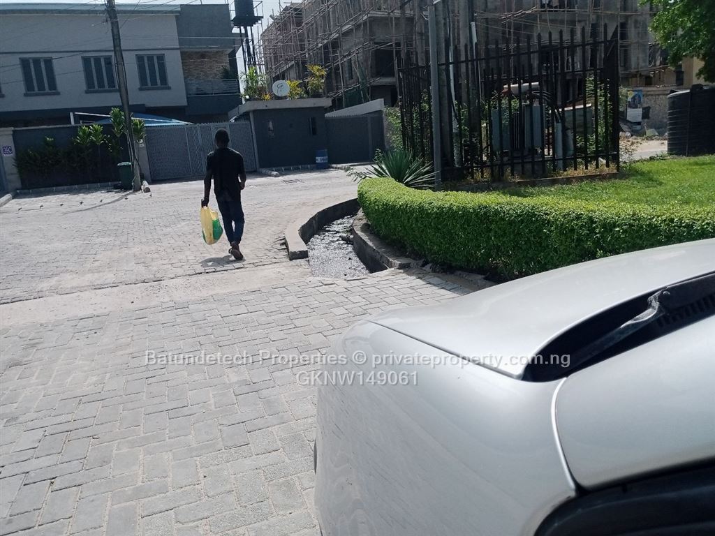 4 units of 5 bedrooms semi detached duplexes with b/q - 4 5 bedroom Duplex For Sale Off Admiralty Road Lekki Phase 1 Lagos Lekki Phase 1 Lagos - 4
