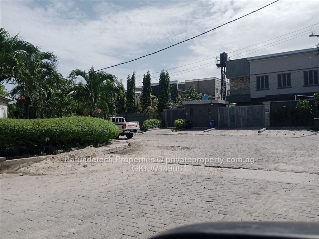 4 units of 5 bedrooms semi detached duplexes with b/q - 5 5 bedroom Duplex For Sale Off Admiralty Road Lekki Phase 1 Lagos Lekki Phase 1 Lagos - 5